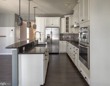 23548 Buckland Farm Terrace - Photo Thumbnail 4