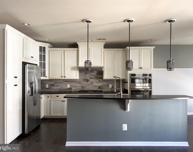23548 Buckland Farm Terrace - Photo Thumbnail 3
