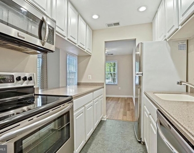 105 Westwick Court - Photo Thumbnail 5