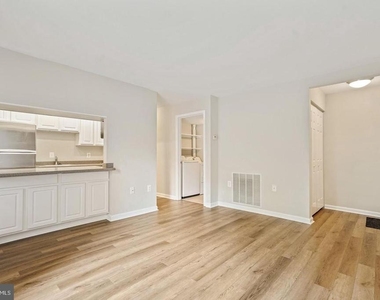 105 Westwick Court - Photo Thumbnail 2