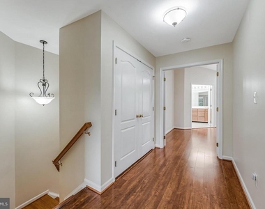 43619 Picketts Corner Terrace - Photo Thumbnail 22