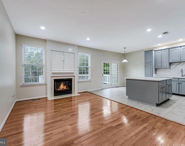 43619 Picketts Corner Terrace - Photo Thumbnail 11