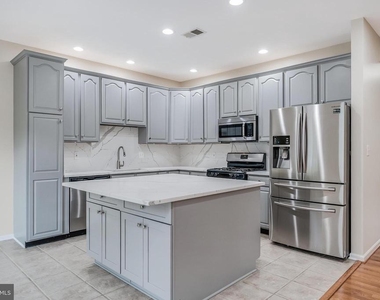 43619 Picketts Corner Terrace - Photo Thumbnail 14