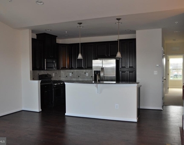 42577 Burbank Terrace - Photo Thumbnail 4