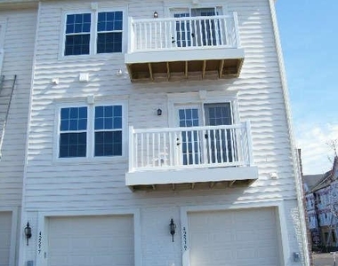 42577 Burbank Terrace - Photo Thumbnail 13