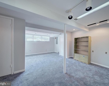 8912 Battery Road - Photo Thumbnail 15