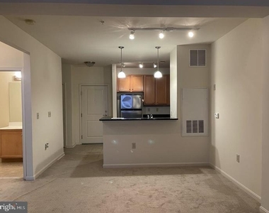 2665 Prosperity Avenue - Photo Thumbnail 4