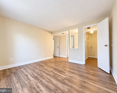 4420 Groombridge Way - Photo Thumbnail 11