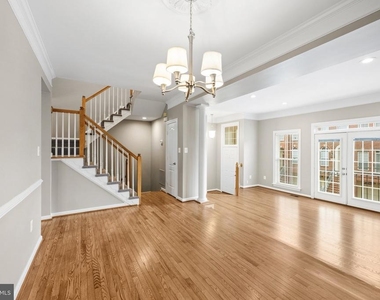 2821 Laura Gae Circle - Photo Thumbnail 6