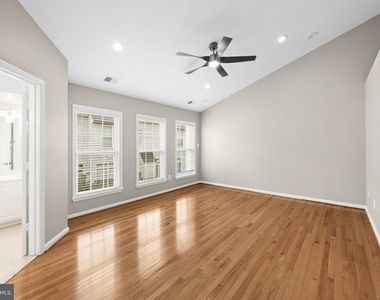 2821 Laura Gae Circle - Photo Thumbnail 17
