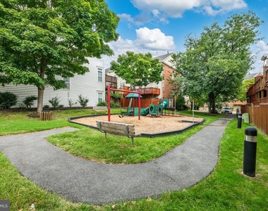 2821 Laura Gae Circle - Photo Thumbnail 29