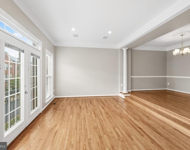 2821 Laura Gae Circle - Photo Thumbnail 3