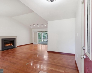 10799 Adare Drive - Photo Thumbnail 3