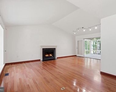 10799 Adare Drive - Photo Thumbnail 4