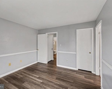 8619 Beekman Place - Photo Thumbnail 18