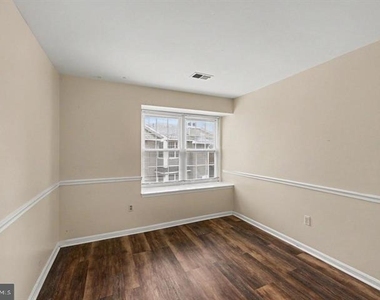 8619 Beekman Place - Photo Thumbnail 12