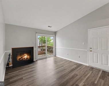 8619 Beekman Place - Photo Thumbnail 5