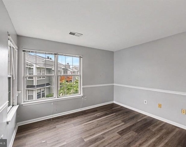 8619 Beekman Place - Photo Thumbnail 17
