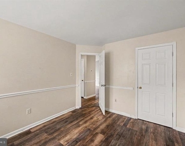 8619 Beekman Place - Photo Thumbnail 14