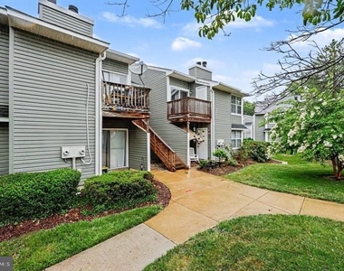 8619 Beekman Place - Photo Thumbnail 2
