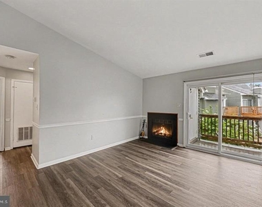 8619 Beekman Place - Photo Thumbnail 4