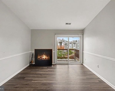 8619 Beekman Place - Photo Thumbnail 6