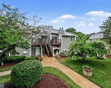 8619 Beekman Place - Photo Thumbnail 3