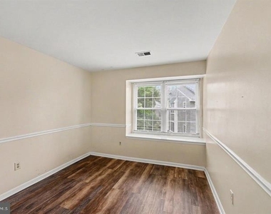 8619 Beekman Place - Photo Thumbnail 11