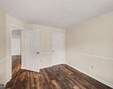 8619 Beekman Place - Photo Thumbnail 13