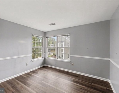 8619 Beekman Place - Photo Thumbnail 15