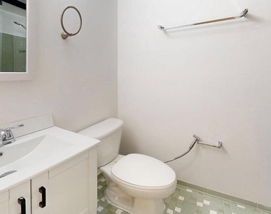 2303 Mcgregor Court - Photo Thumbnail 21