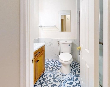 2303 Mcgregor Court - Photo Thumbnail 17