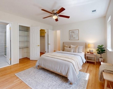 2303 Mcgregor Court - Photo Thumbnail 10