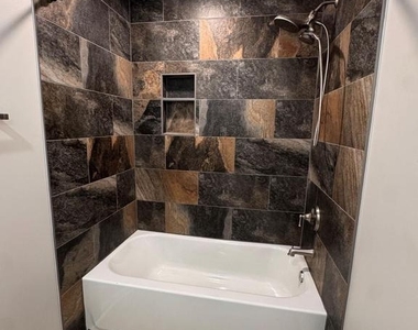 8611 Beekman Place - Photo Thumbnail 5