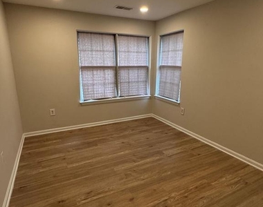8611 Beekman Place - Photo Thumbnail 6