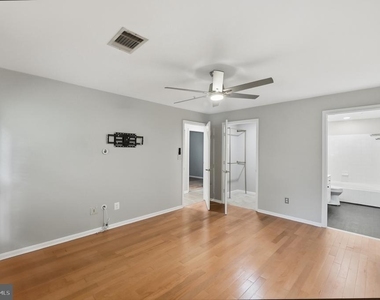 7710 Haynes Point Way - Photo Thumbnail 18