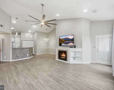 7710 Haynes Point Way - Photo Thumbnail 7