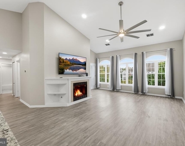 7710 Haynes Point Way - Photo Thumbnail 2