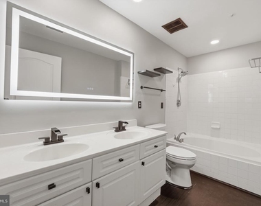 7710 Haynes Point Way - Photo Thumbnail 23
