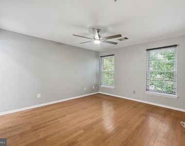 7710 Haynes Point Way - Photo Thumbnail 16