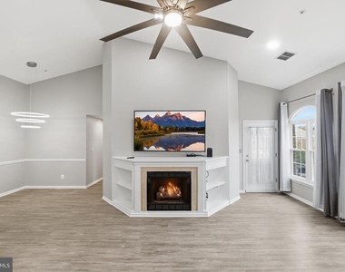 7710 Haynes Point Way - Photo Thumbnail 3