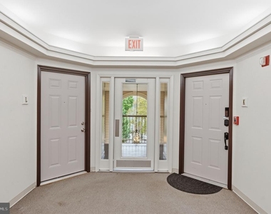 7710 Haynes Point Way - Photo Thumbnail 26