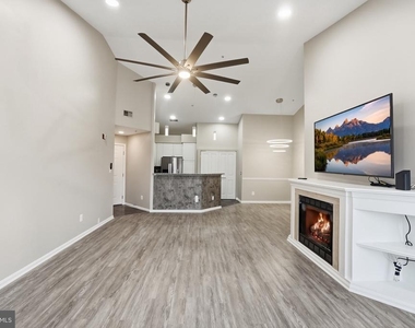 7710 Haynes Point Way - Photo Thumbnail 6