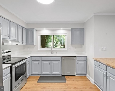 1595 Inlet Court - Photo Thumbnail 12