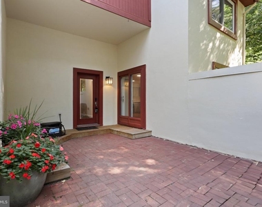 1595 Inlet Court - Photo Thumbnail 2