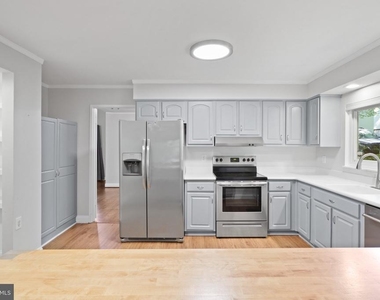 1595 Inlet Court - Photo Thumbnail 13