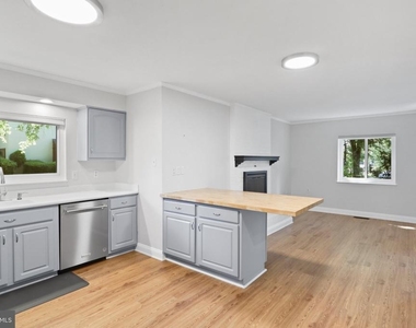 1595 Inlet Court - Photo Thumbnail 10
