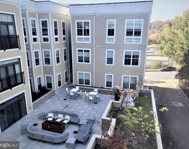 989 S Buchanan Street - Photo Thumbnail 4