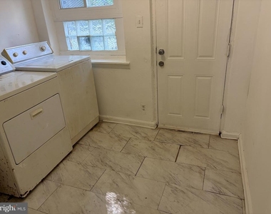 7058 Saybrook Avenue - Photo Thumbnail 18