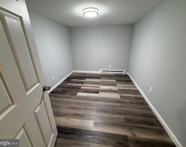 6712 N 18th Street - Photo Thumbnail 9